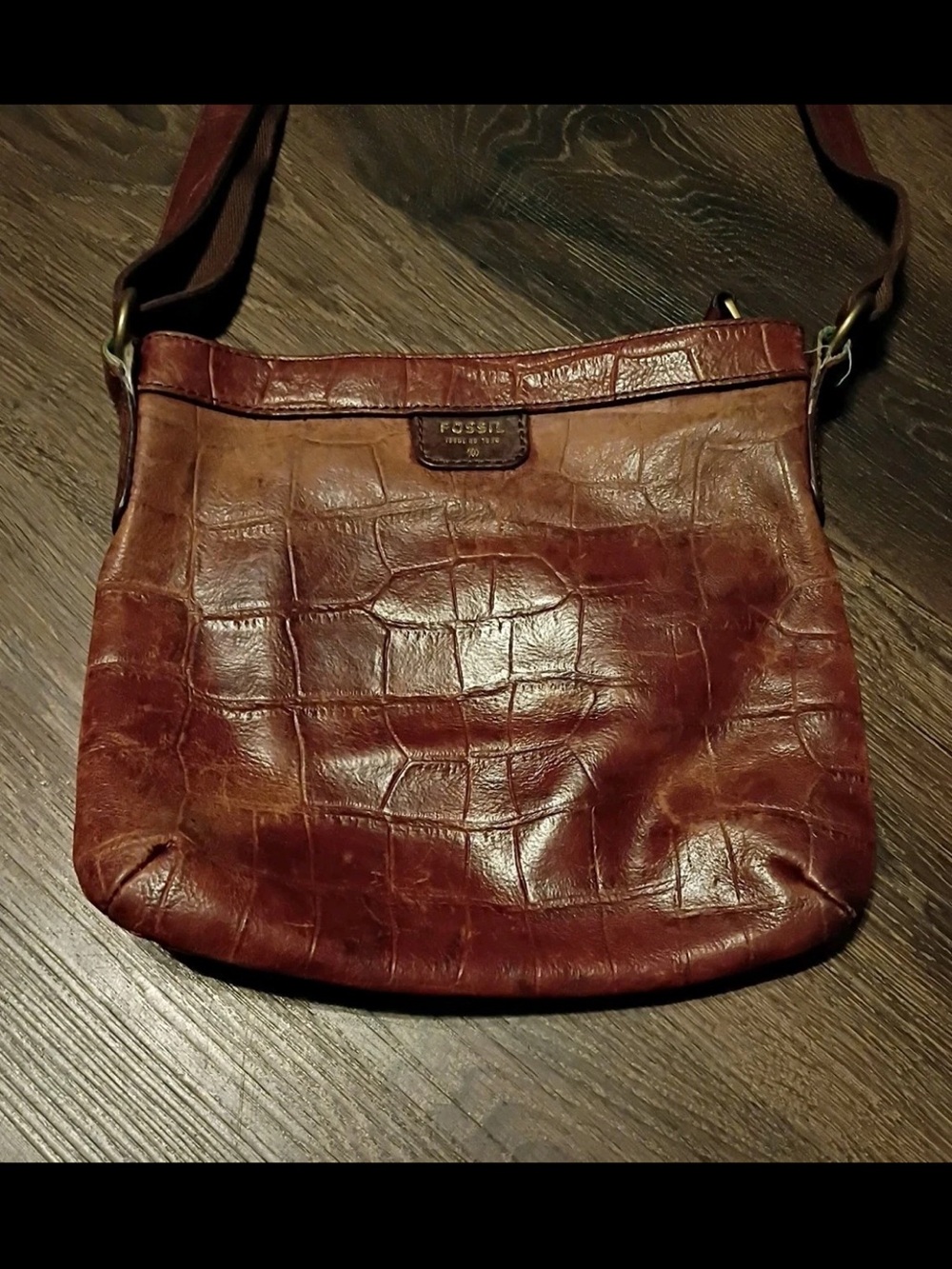Vintage fossil croc embossed cross body